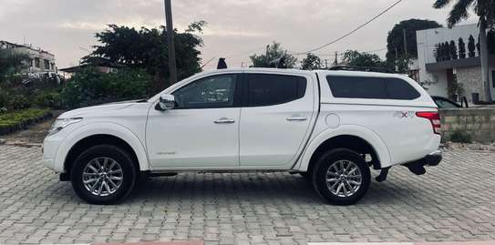 Mutsibishi L200 2016 image 1