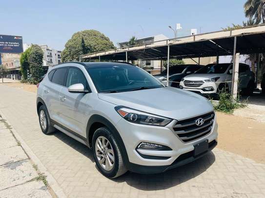 HYUNDAI TUCSON 2018 image 2