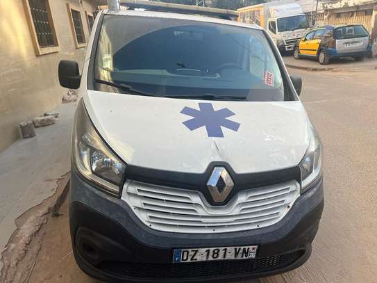 Ambulance Renault Trafic image 4