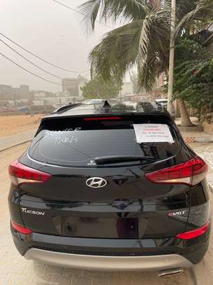 Hyundai Tucson evgt 2017 full option image 8