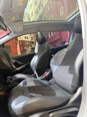 Peugeot 2008 image 7
