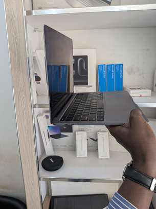 MacBookPro M1 2020 ) 8gb de ram ) 512 SSD image 2