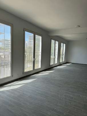 Loft 450 m2 image 2