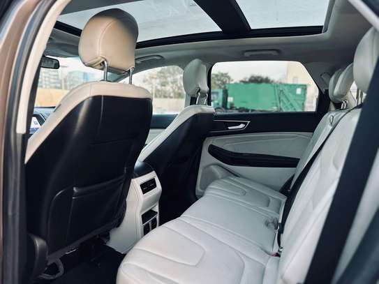 Ford Edge Titanium 2019 image 10