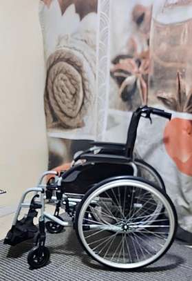 Chaise roulante- INVACARE ACTIVE3 USA image 2