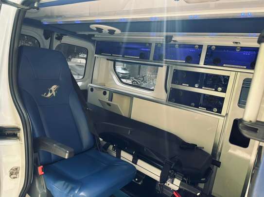 Opel ambulance 2016 image 5