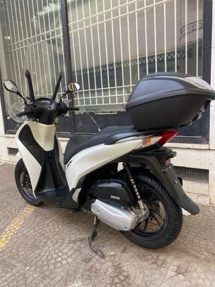Honda SH150 image 2