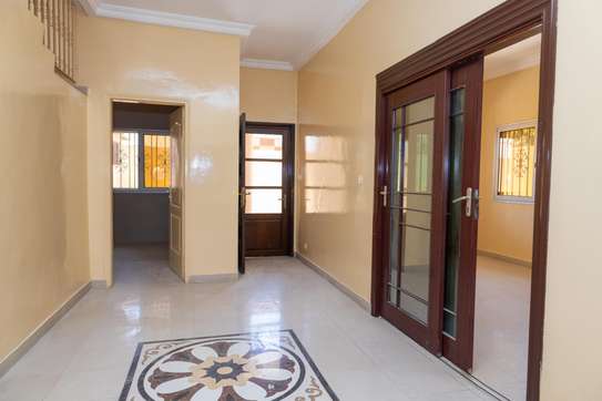 Villa r+2 aux mamelles image 12