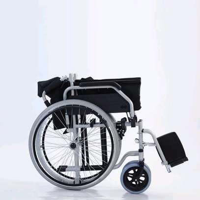 Fauteuil roulant manuel Haut de gamme image 4