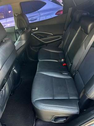 Hyundai Santa Fe diesel 4WD 2017 full options image 5