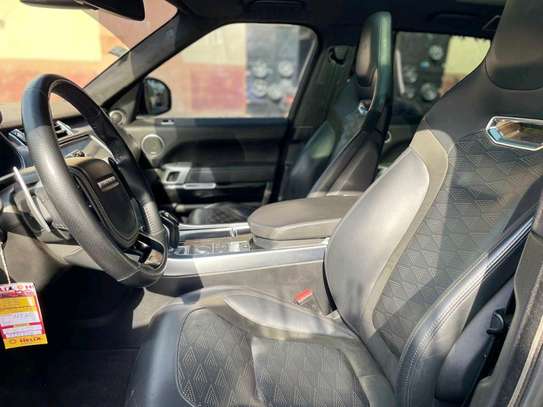 Range Rover image 11