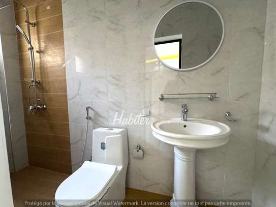 Appartement à louer à sacré coeur 3 image 5