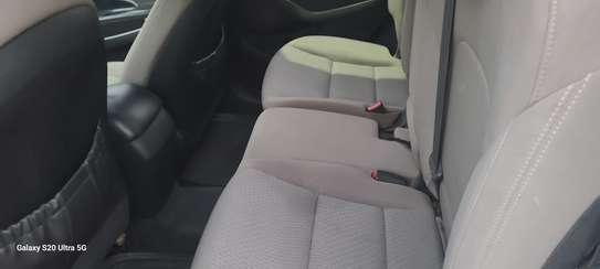 Hyundai Santa Fe 4x4 blanc SUV spacieux image 4