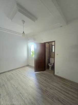 Appartement F3 Sacré Cœur 3 image 7