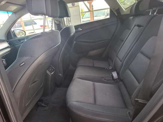 Hyundai tucson image 11