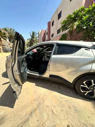 TOYOTA C-HR 2018 image 12