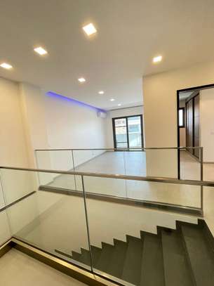Splendides Duplex à Louer aux Almadies image 3