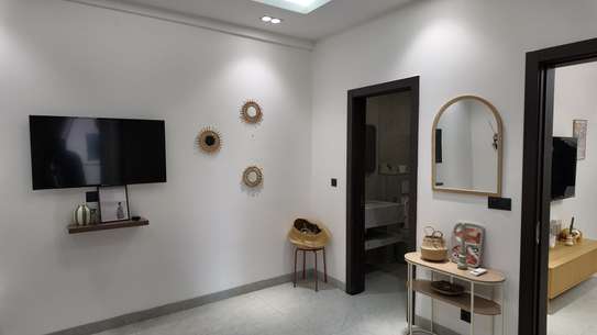 Studio meublé à louer au Point E image 6