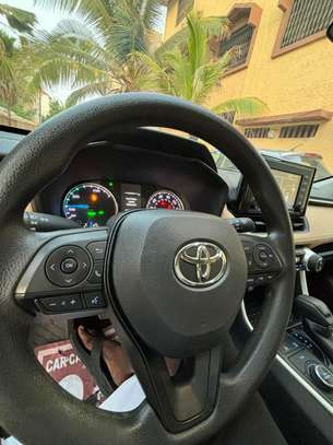 Toyota Rav4 XLE hybride 2022 image 4