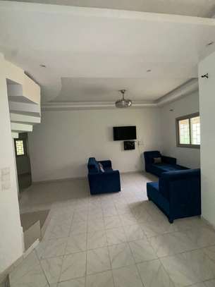 VILLA R+1 A LOUER COMMERCIAL image 8