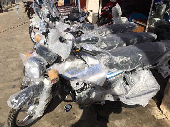 MOTO TVS HLX 125 image 1