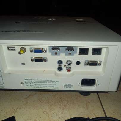 Vidéo projecteur Panasonic VMZ50 WUXGA 5 000 lm + Extendeur image 3