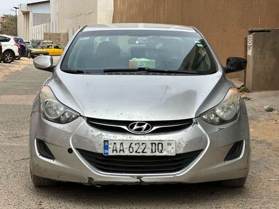 Hyundai elantra image 2
