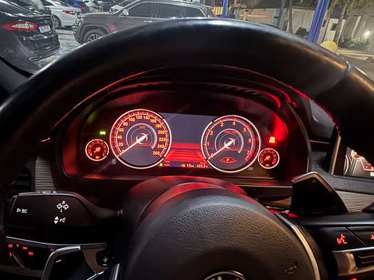 BMW X5 anne 2016 image 9