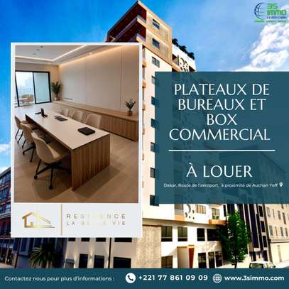 Plateaux de bureaux et box commercial à yoff image 7
