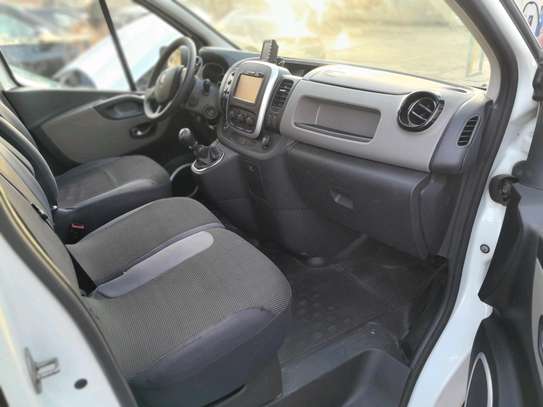 Renault trafic 2016 image 13