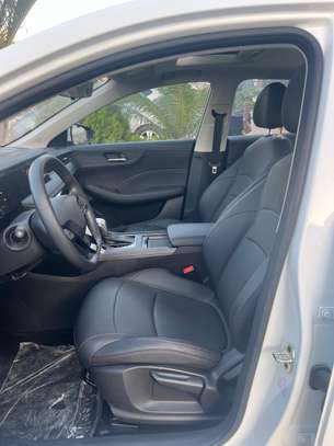 ROEWE i5 Véhicule chinois intélligent image 8