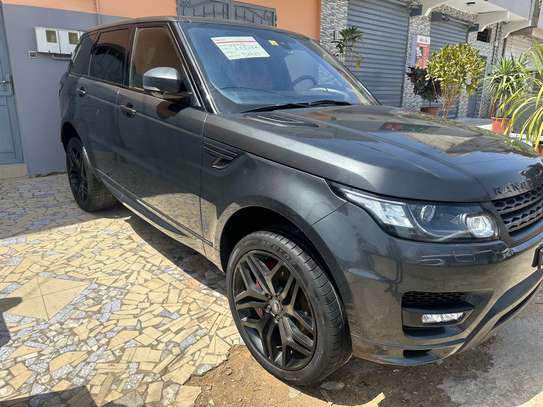 Range Rover sport image 2