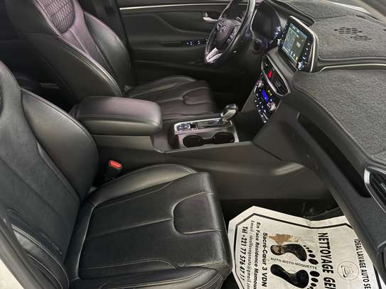 Hyundai Santa Fe Anne 2019 full option image 4