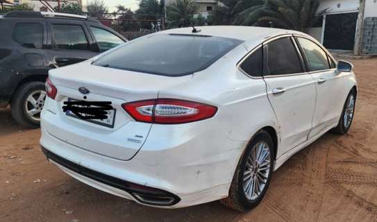 Ford fusion image 2