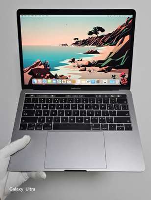 Macbook Pro 2017 13,3 pouces, core i7, touch-barre image 1