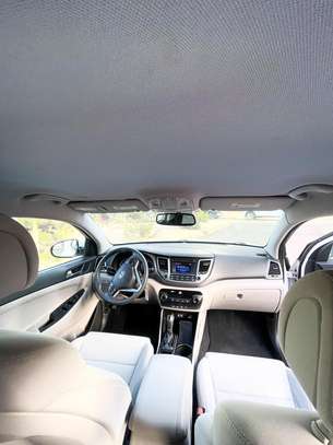 Hyundai Tucson image 8