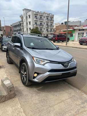 Toyota Rav4 2017 image 4