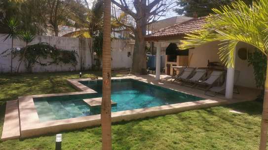 Villa à loué au Almadies image 1