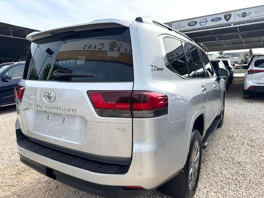 Toyota land cruiser VX image 15