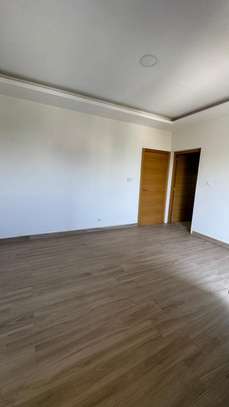 Appartement f4 à louer à Thies image 4