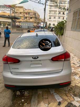 VENTE KIA FORTE 2018 image 4