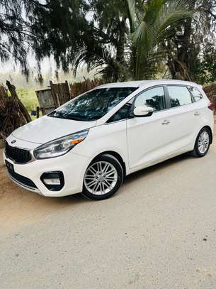 Kia rondo image 5