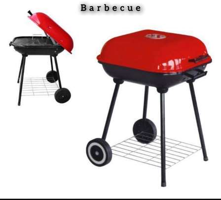 Barbecue carré rouge en charriots image 2