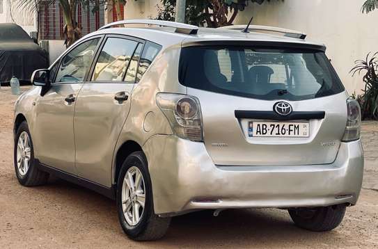 Toyota verso 2011 image 3