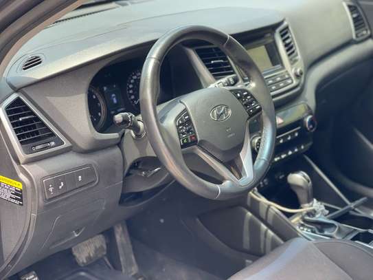 HYUNDAI TUCSON 2017 image 9