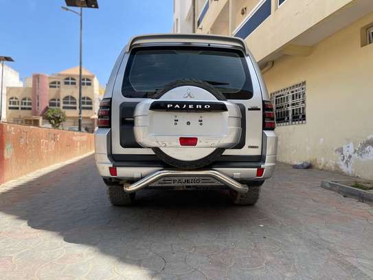 mitsubishi pajero image 8