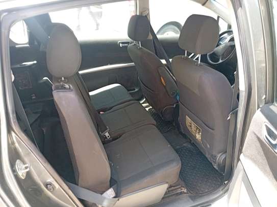 Toyota verso 7 places diesel image 8