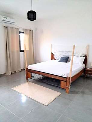 ESPACIEUSE VILLA DE 5 CHAMBRES AU COEUR DE SALY image 8