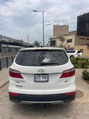 Hyundai santafe 2016 image 2