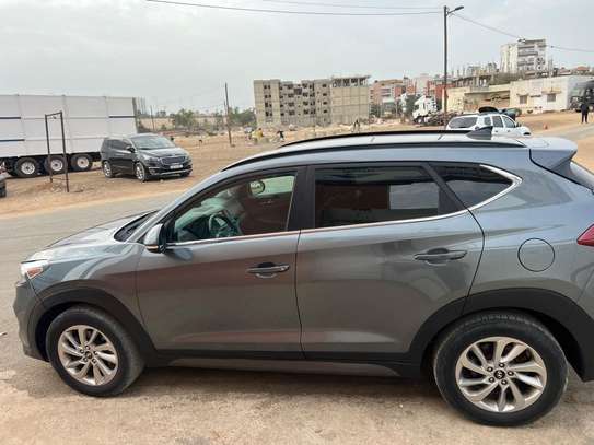 Hyundai Tucson Limited image 2